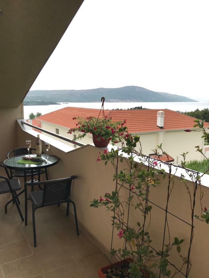 Id Apartments Tivat Buitenkant foto